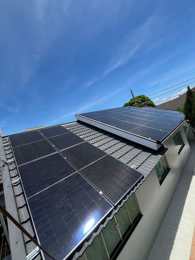 Painéis solares em residência em Maringá